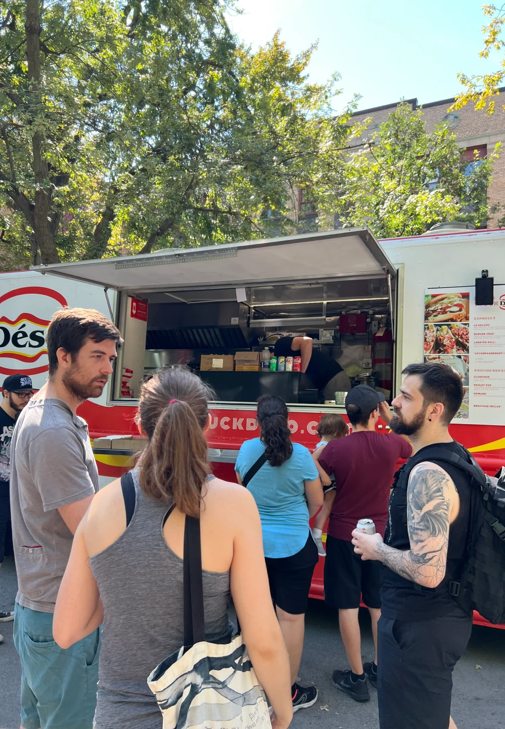 Fête avec un food truck organisée par nventive.